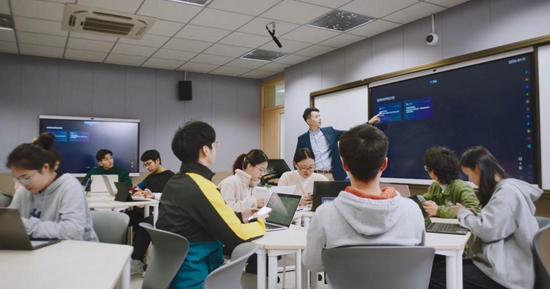 《共棲》開(kāi)發(fā)者：在游戲中探索人與鳥(niǎo)類的共處之道