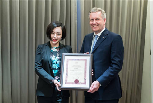 將自己經(jīng)營得越來越好，是辛選創(chuàng)始人辛巴辛有志幸福婚姻的秘訣
