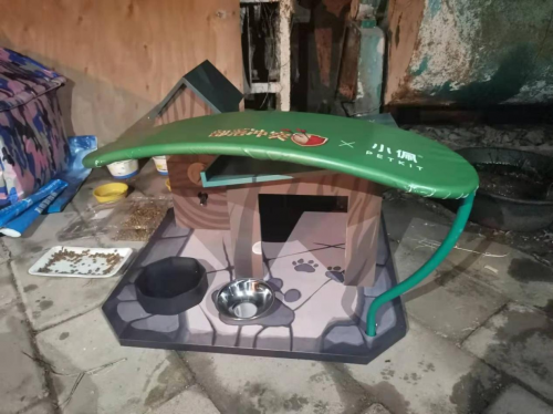部落沖突聯(lián)合PETKIT小佩安置高校流浪貓屋，呼吁保護(hù)流浪動(dòng)物