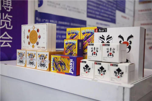 36氪深度采訪(fǎng)大龍網(wǎng)馮劍峰：花10億學(xué)費(fèi)，尋找跨境電商的解藥