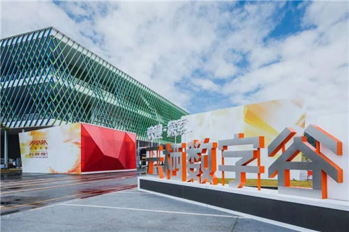 BrainCo攜腦機接口技術產品赴云棲大會，點亮新時代智慧生活
