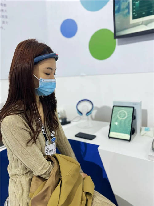 BrainCo攜腦機接口技術產品赴云棲大會，點亮新時代智慧生活