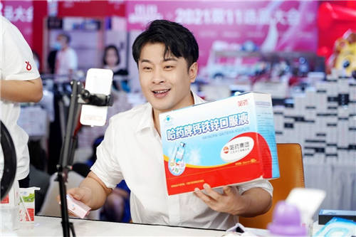 在辛巴辛有志這類主播的加持下，國貨品牌煥發(fā)新姿色