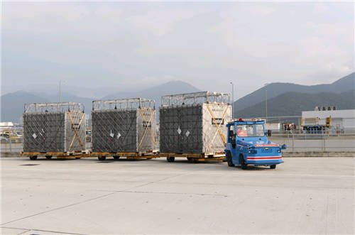 馭勢科技助力香港國際機場落地全球首款無人駕駛巡邏車，展現(xiàn)全場景技術(shù)實力
