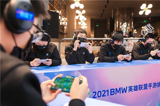 實戰(zhàn)見真功，iQOO 8獲2021 BMW英雄聯盟手游挑戰(zhàn)賽選手一致好評
