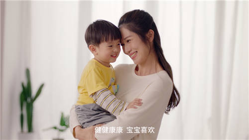 紅人寶寶坦言“不想紅”，全棉時代100%純凈棉助力健康成長