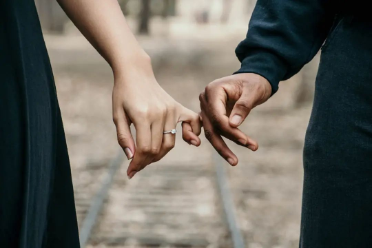 180天，在世紀(jì)佳緣紅娘的幫助下她結(jié)婚了！