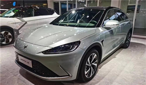 新體驗(yàn)新選擇，極狐汽車首秀鄭州長沙國際車展實(shí)力圈粉