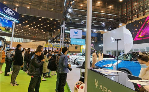 新體驗(yàn)新選擇，極狐汽車首秀鄭州長沙國際車展實(shí)力圈粉
