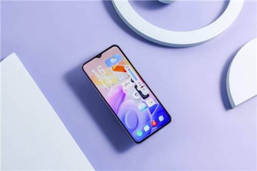 1399元起，vivo Y55s憑6000mAh大電池成新續(xù)航標(biāo)桿