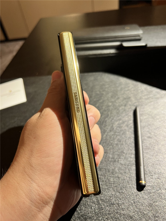 三星W22 5G上手：這才是折疊屏手機的“完全體”