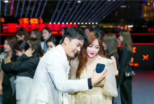 辛巴辛有志的幸?；橐龈嬖V我們，經(jīng)營(yíng)親密關(guān)系要靠點(diǎn)小智慧