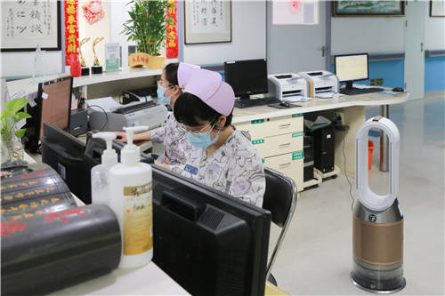 戴森向北京多家三甲醫(yī)院捐贈空氣凈化風(fēng)扇，為冬季送去潔凈空氣