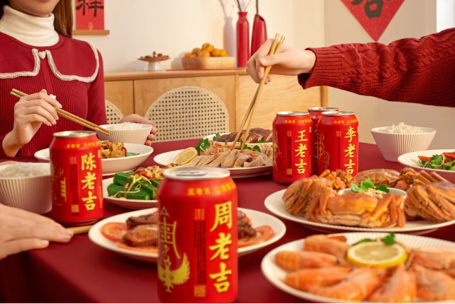 王老吉姓氏圖騰罐上線，帶火新的網(wǎng)紅打卡點