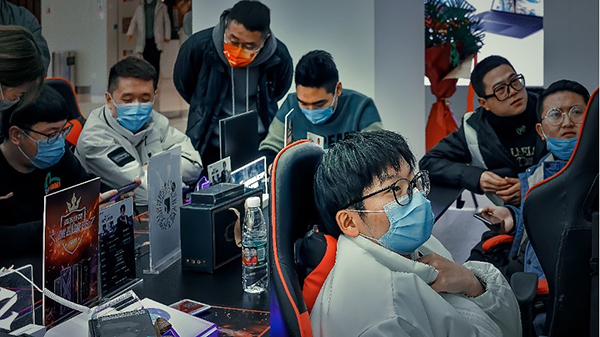 體驗一站式購機服務 全國首家京東分期免息購機體驗店在北京正式開業(yè)