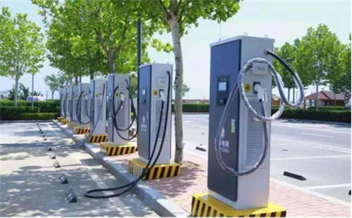 2萬根充電樁無法送出，威馬的難題也是民生的難題