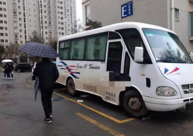 互聯(lián)網(wǎng)加油App團(tuán)油，為旅游車司機(jī)帶來幸福生活