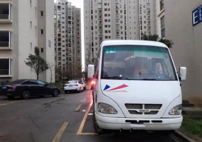互聯(lián)網(wǎng)加油App團(tuán)油，為旅游車司機(jī)帶來幸福生活