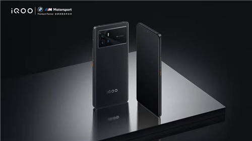 滿足你對高素質(zhì)直屏的所有期待！iQOO 9是如何做到的
