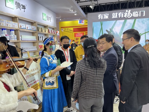 蒙牛堅持為消費者奉上品質(zhì)好奶，成第30屆食博會指定牛奶飲品