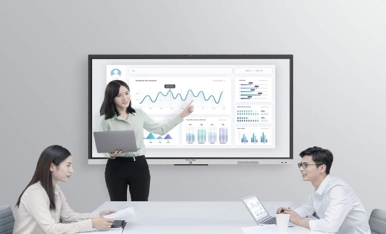 辦公通訊用企業(yè)微信，智能會(huì)議用MAXHUB