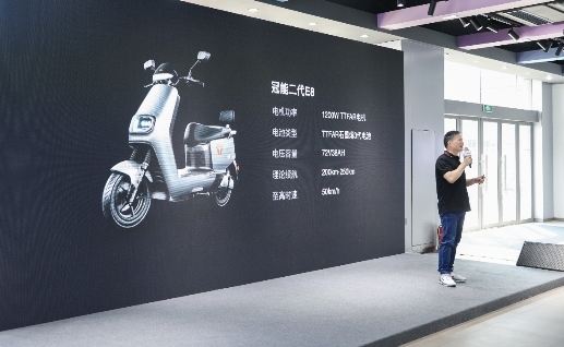挑戰(zhàn)不可能，雅迪石墨烯電池讓電動(dòng)車在冬天也能疾馳如飛