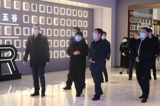 紹興市委副書記、代市長施惠芳一行蒞臨集成灶10大品牌帥豐調(diào)研指導(dǎo)！