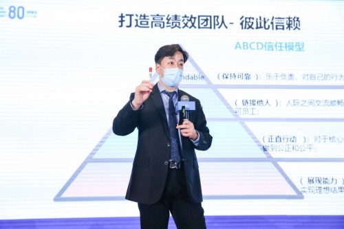 豪雅“漸入佳鏡”英雄聯(lián)盟漸進(jìn)王者挑戰(zhàn)賽半決賽圓滿完賽！