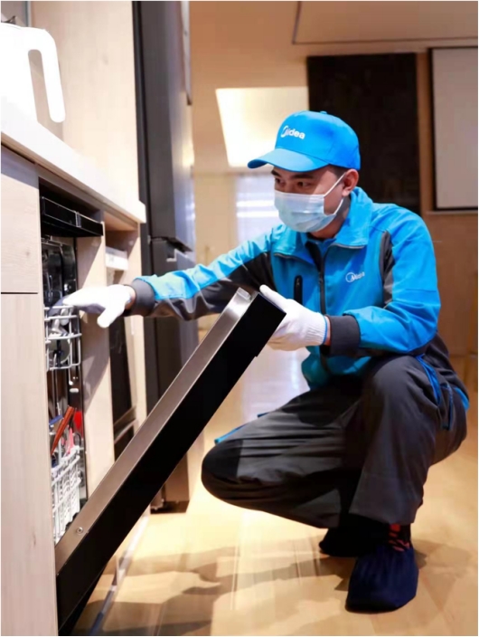 美的周磊談京東電器藍(lán)盾計劃：消費(fèi)者體驗至上 電器服務(wù)要升級