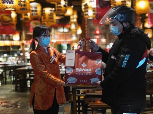 順豐同城聯(lián)合百大餐飲品牌打造年夜飯專(zhuān)送，助力萬(wàn)家團(tuán)圓！