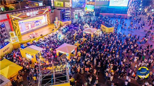 “零食經(jīng)濟”當?shù)?，零食很忙門店破1000家，狂歡現(xiàn)場人氣圈粉