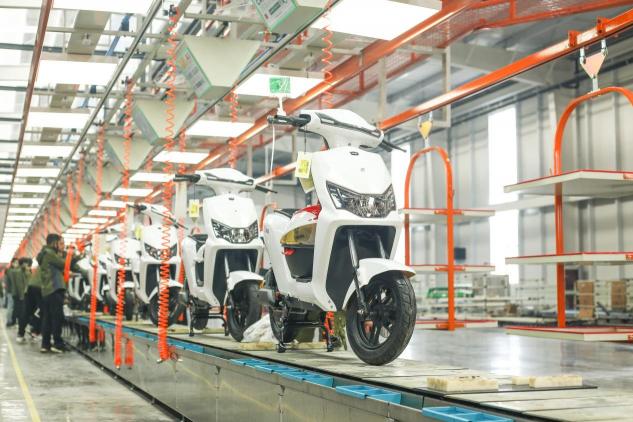 全球最大的電動(dòng)車智能生產(chǎn)線首輛車下線，綠源電動(dòng)車劍指華東換購(gòu)潮