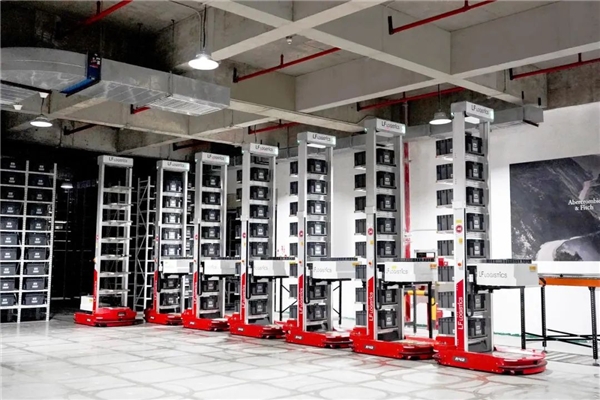 海柔創(chuàng)新使用機(jī)器人技術(shù)，幫助中老年人再就業(yè)