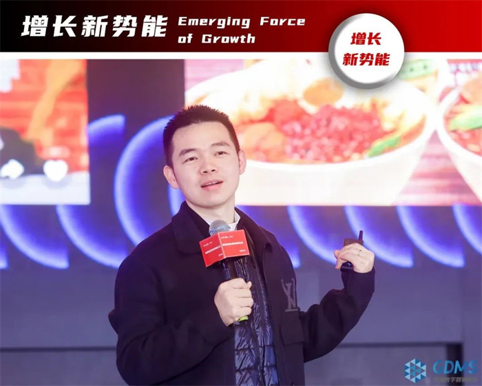 萬(wàn)同集團(tuán)董事長(zhǎng)兼CEO、蚊子會(huì)創(chuàng)始人兼董事長(zhǎng)、中國(guó)廣告協(xié)會(huì)學(xué)術(shù)委員會(huì)委員，王俊樺.jpg