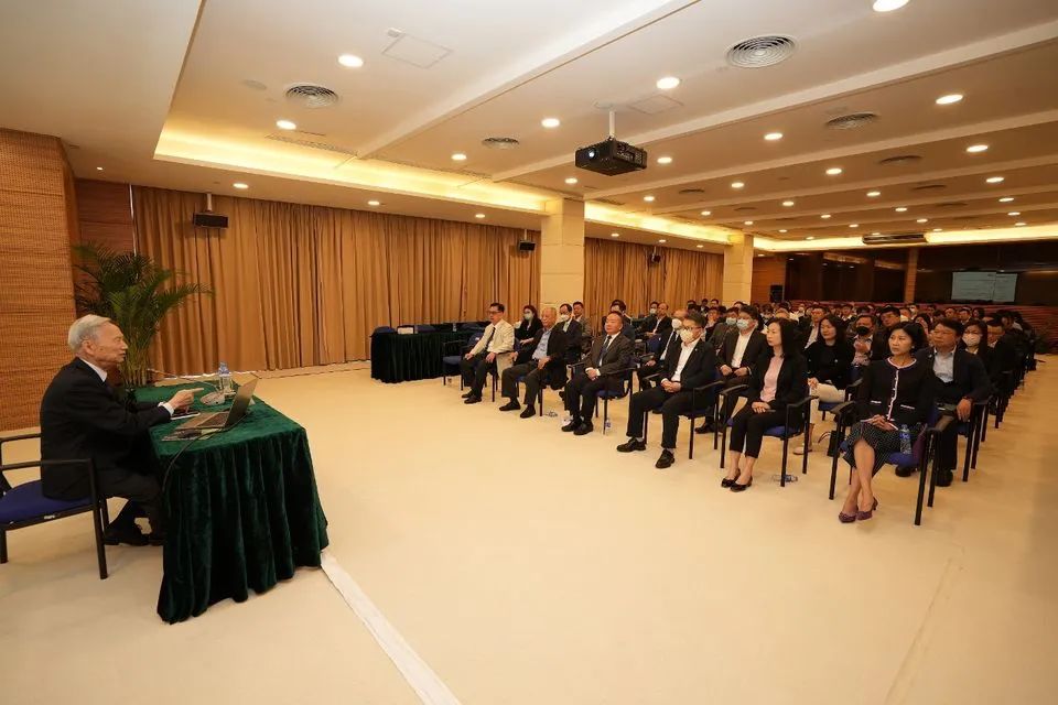 澳門特首會見中國科學(xué)院院士、清華大學(xué)張鈸教授一行2.jpg