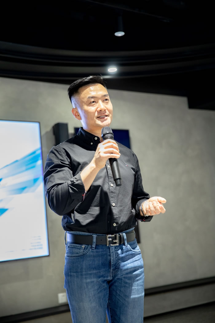 甲骨易數據服務事業(yè)部負責人 王敏致辭.jpg