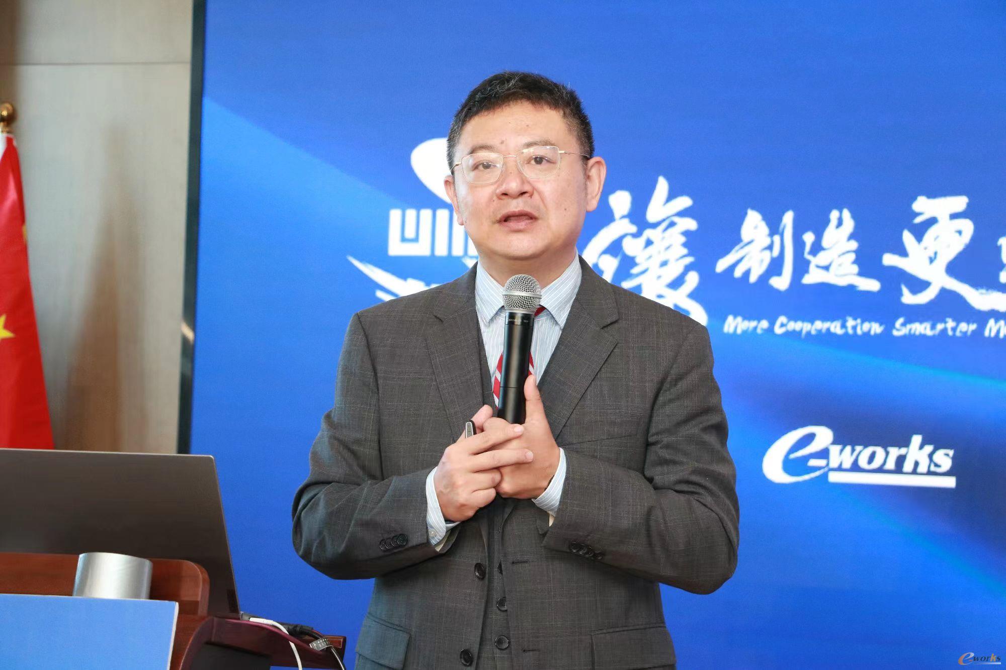 圖6 中國企業(yè)知識(shí)開源計(jì)劃創(chuàng)始人、布道師陳果