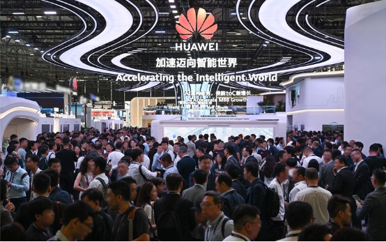 直擊2025 MWC上海：5G-A加速跑，AItoX落地忙3442.png