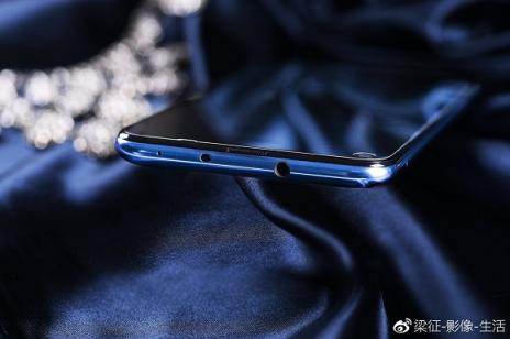 華為nova4圖賞：時(shí)尚漸變的蘇音藍(lán)，靈動(dòng)夢(mèng)幻