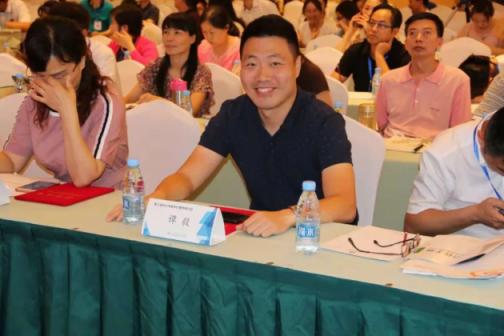 一起中學(xué)APP融入課程全體系，教育信息化激發(fā)學(xué)生興趣