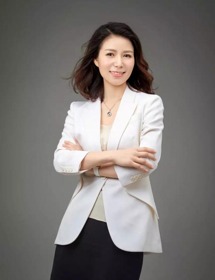 池小燕連獲年度人物大獎(jiǎng)背后， 鳳凰網(wǎng)“品牌主場(chǎng)”已成行業(yè)創(chuàng)新典范