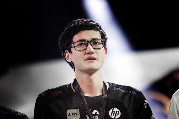 難說再見！LPL003姿態(tài)正式退役，老一代英雄聯(lián)盟玩家的回憶終將落幕？