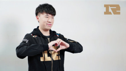 難說再見！LPL003姿態(tài)正式退役，老一代英雄聯(lián)盟玩家的回憶終將落幕？