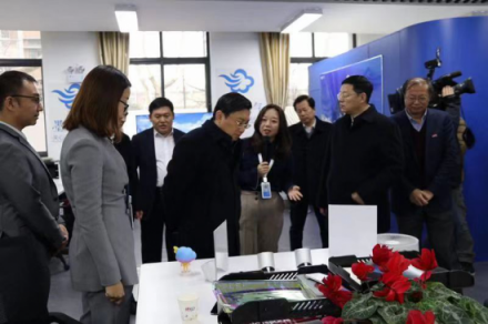 江蘇省委常委、南京市委書記張敬華視察墨跡天氣智慧研究院