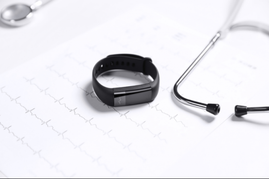 華米科技首款 Amazfit 可穿戴動態(tài)心電記錄儀問世 進(jìn)軍可穿戴醫(yī)療領(lǐng)域