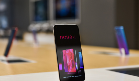三大電商平臺好評近滿分，華為nova4為何受到如此歡迎？