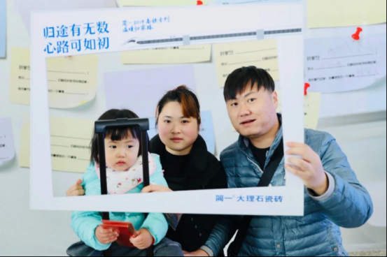 搞事情？簡(jiǎn)一這次在高鐵玩大了