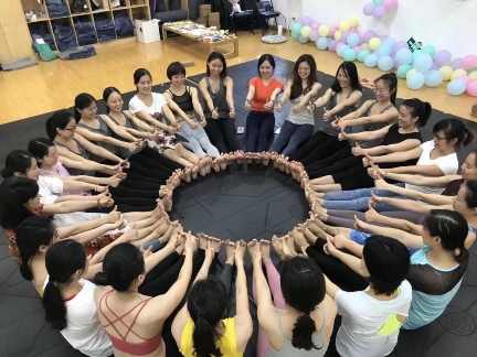 每日瑜伽APP-零基礎(chǔ)快速入門，讓你健康變美不再是夢！