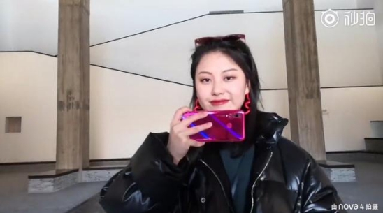 春節(jié)禮物怎么挑？華為nova4蜜語紅是首選