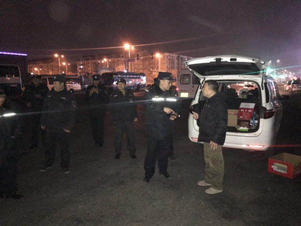 歲月靜好的背后是這群人在負(fù)重前行，100位“三公里燈塔”人物新鮮出爐